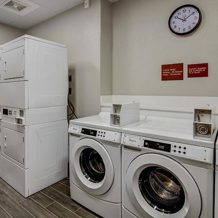Towneplace Suites By Marriott Houston Hobby Airport Bagian luar foto