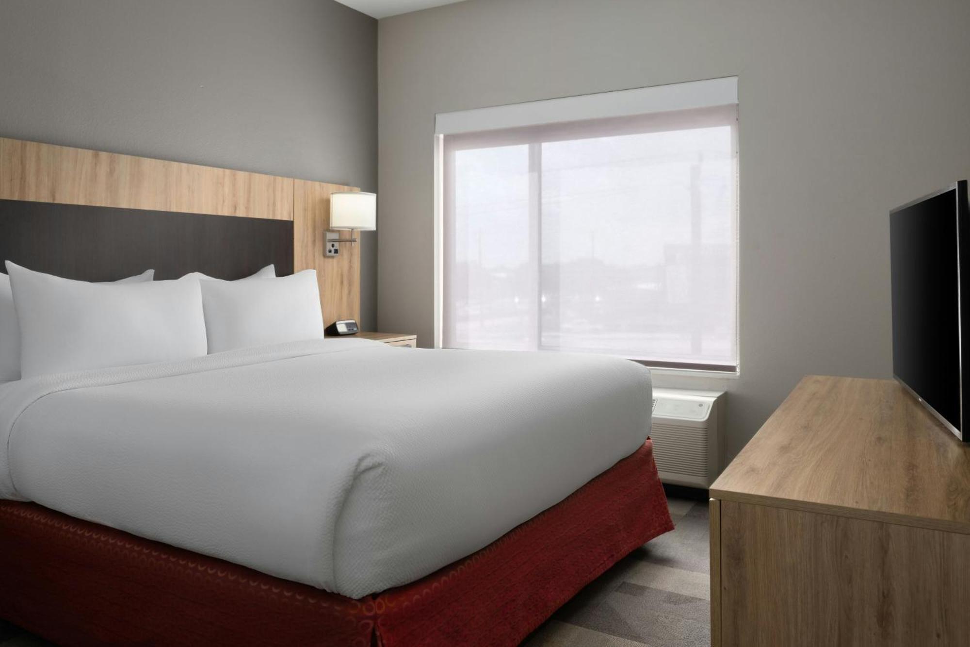 Towneplace Suites By Marriott Houston Hobby Airport Bagian luar foto