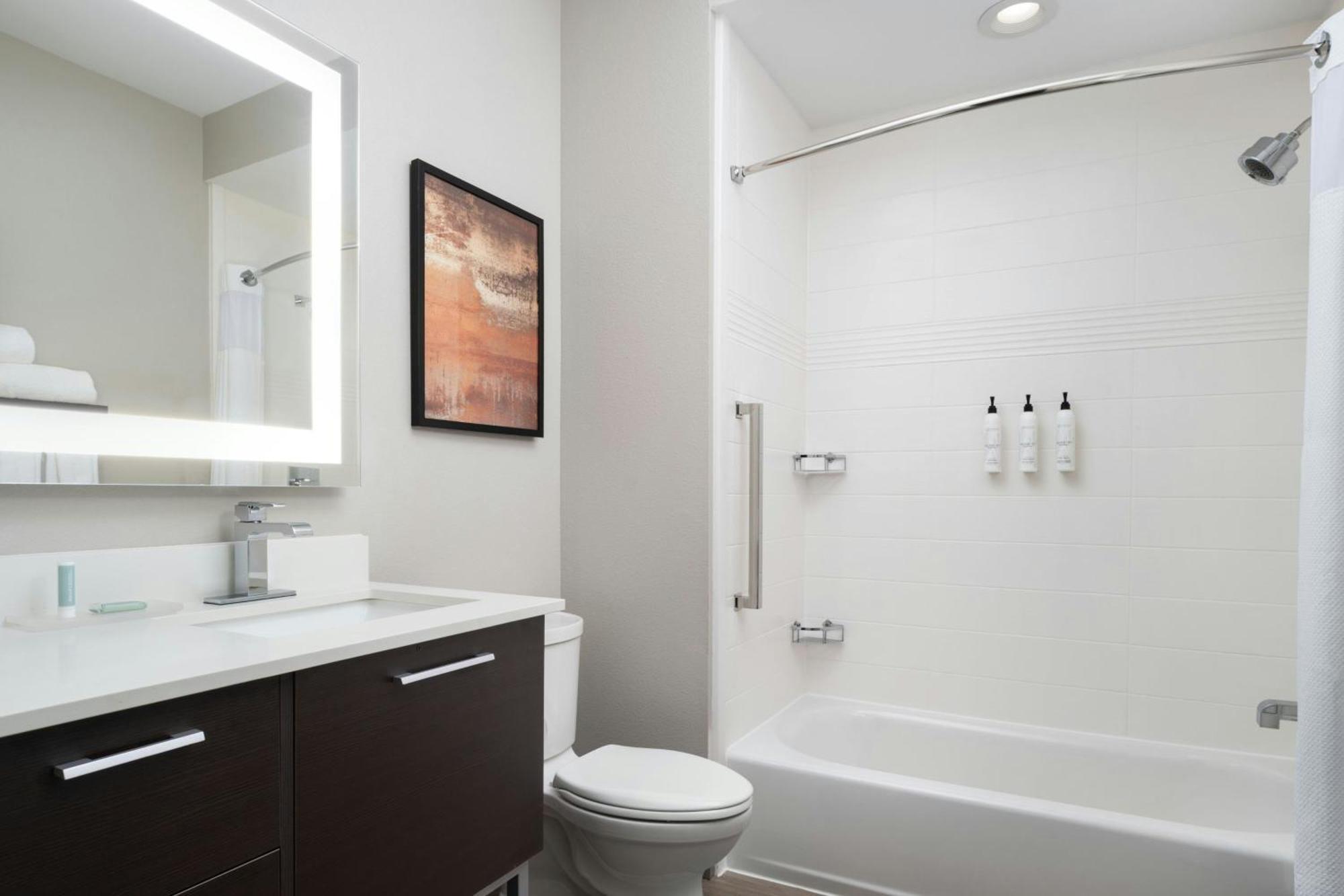 Towneplace Suites By Marriott Houston Hobby Airport Bagian luar foto