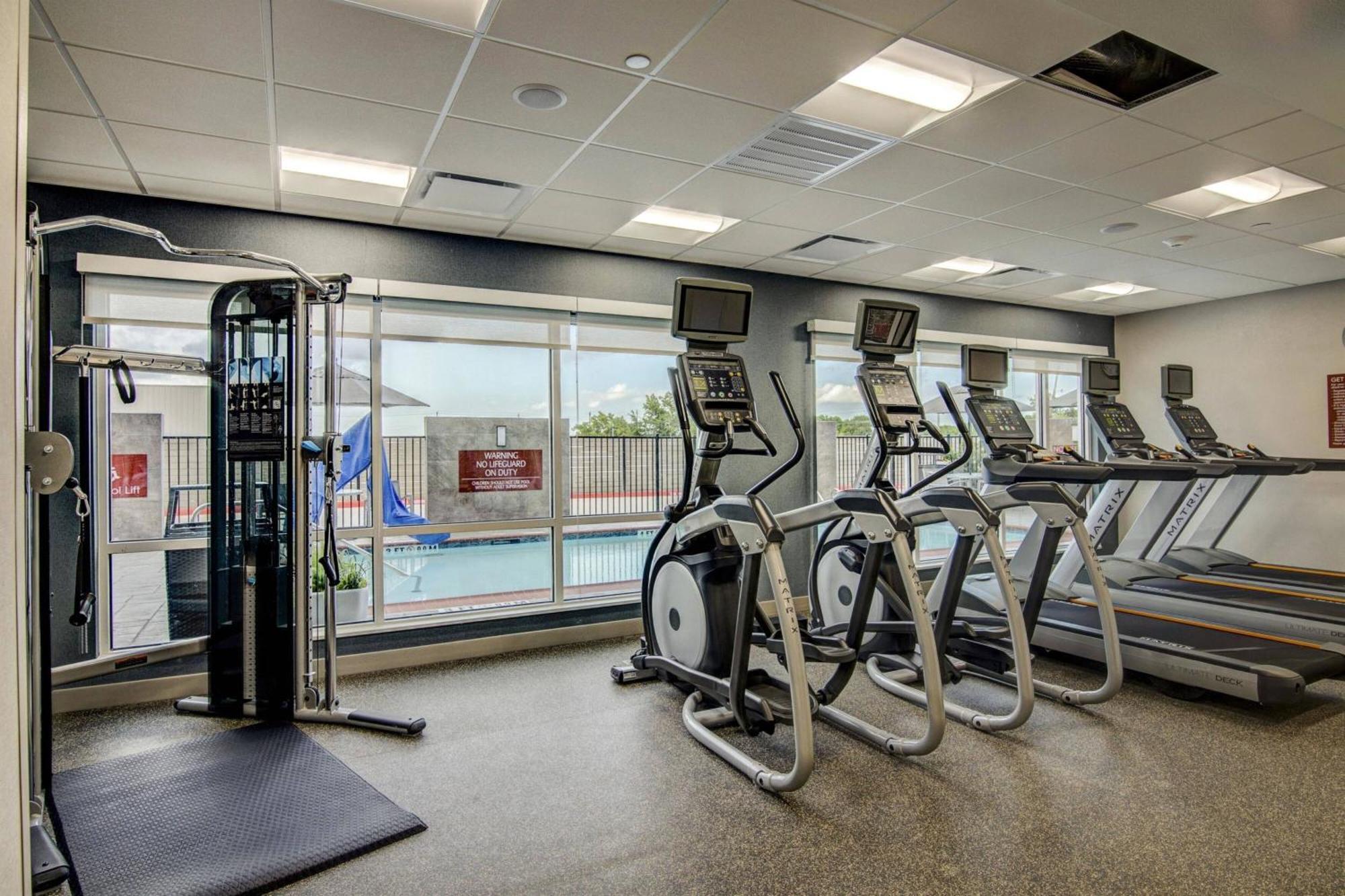 Towneplace Suites By Marriott Houston Hobby Airport Bagian luar foto
