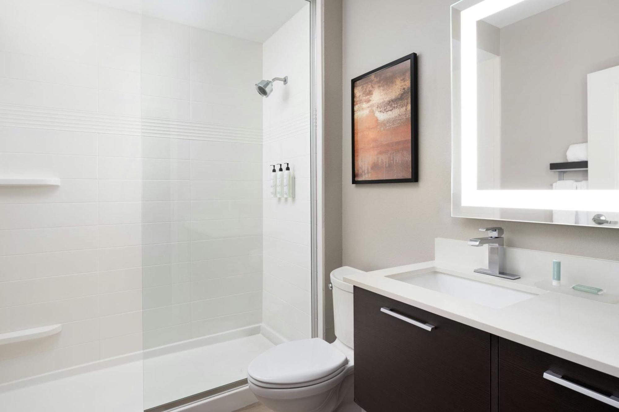 Towneplace Suites By Marriott Houston Hobby Airport Bagian luar foto