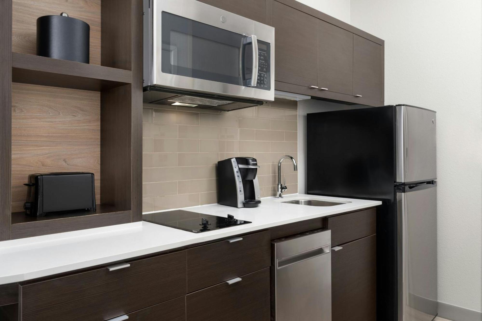 Towneplace Suites By Marriott Houston Hobby Airport Bagian luar foto