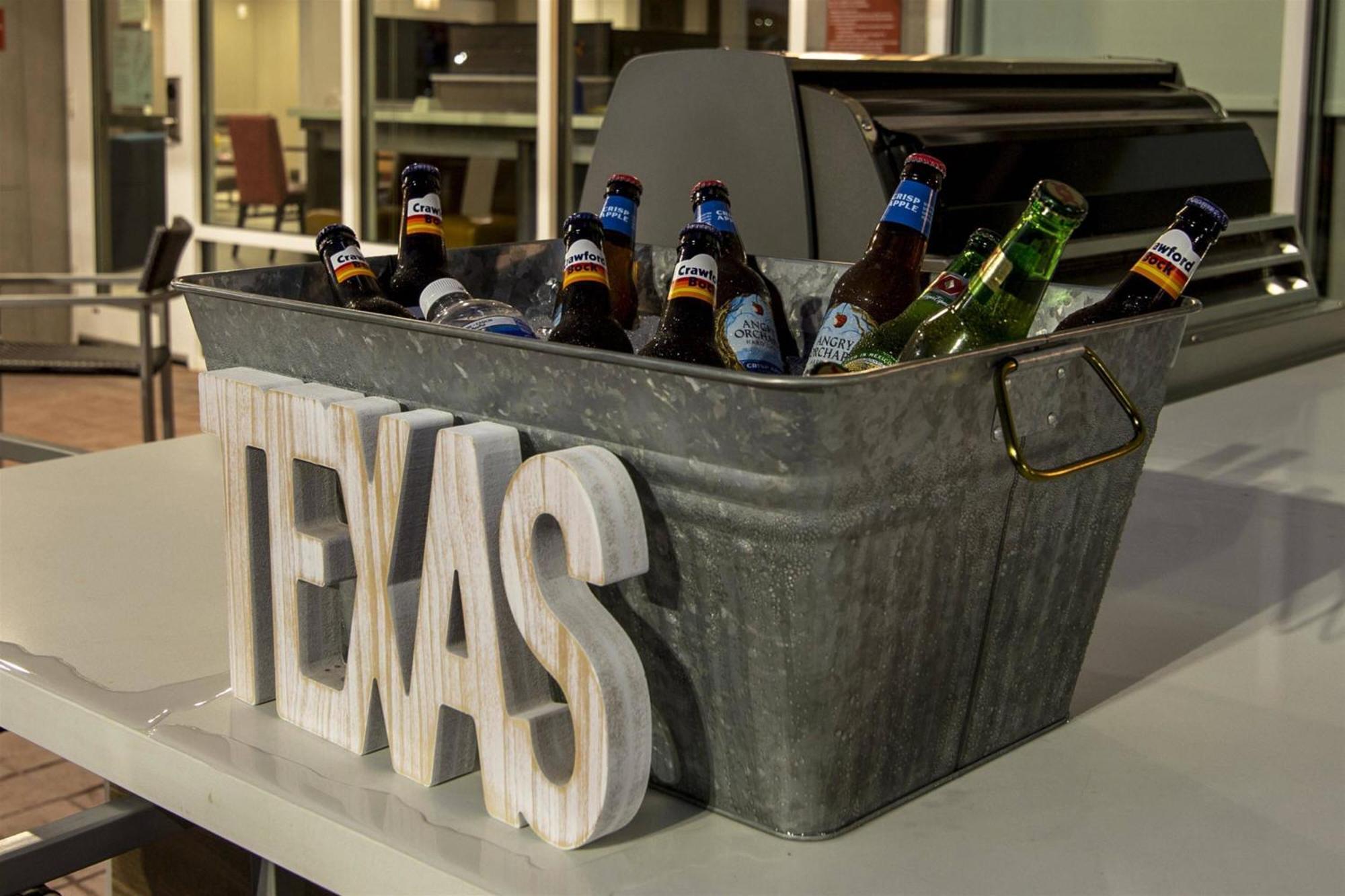 Towneplace Suites By Marriott Houston Hobby Airport Bagian luar foto