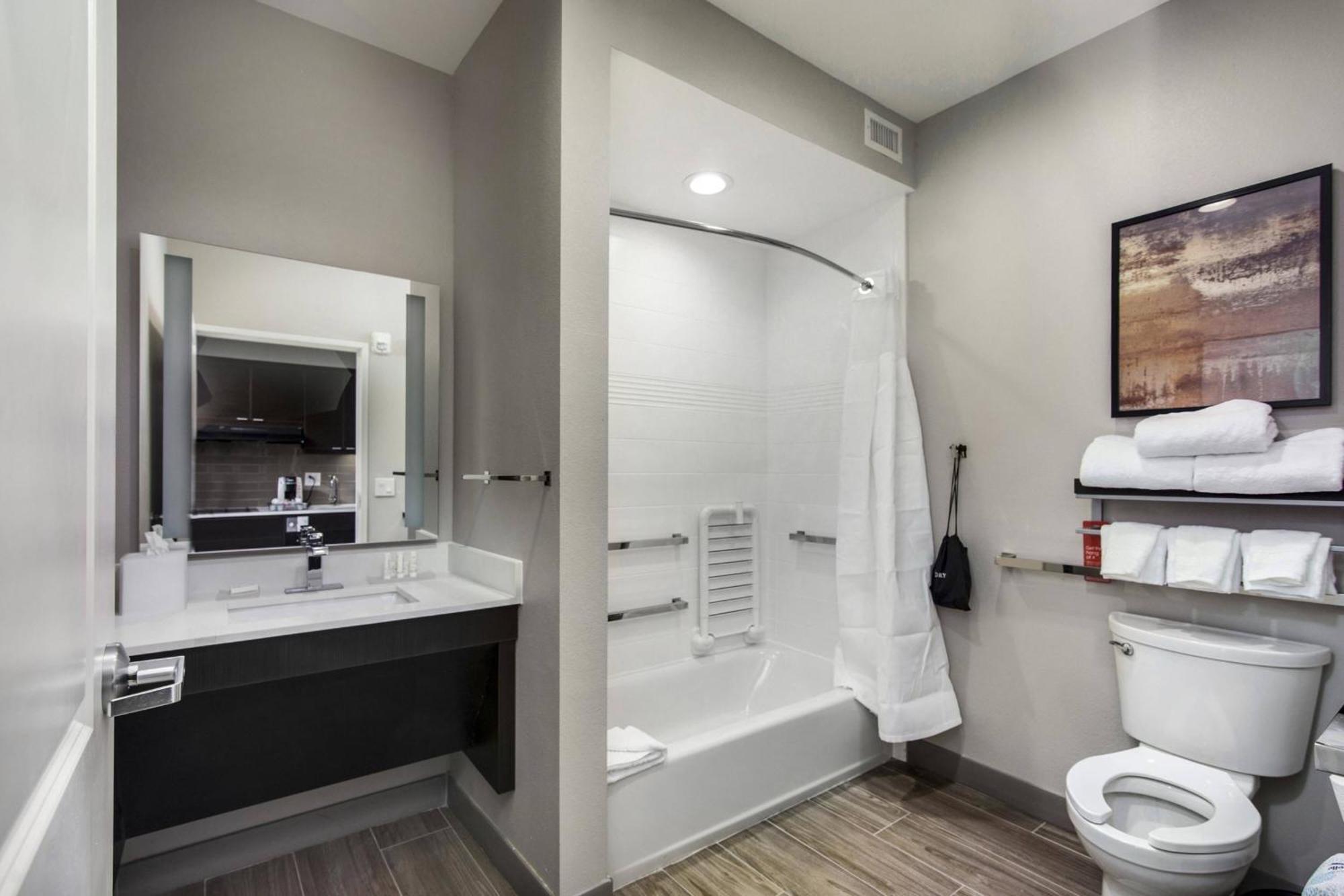 Towneplace Suites By Marriott Houston Hobby Airport Bagian luar foto