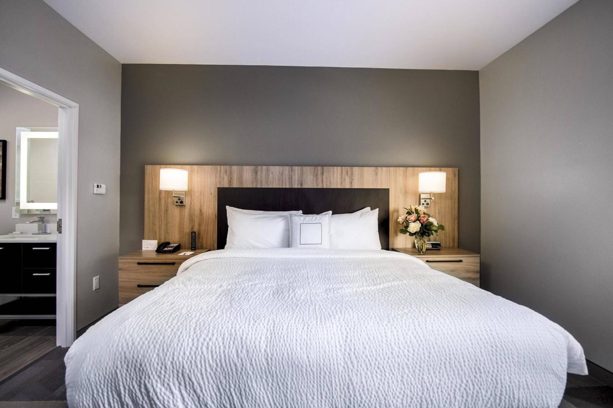 Towneplace Suites By Marriott Houston Hobby Airport Bagian luar foto