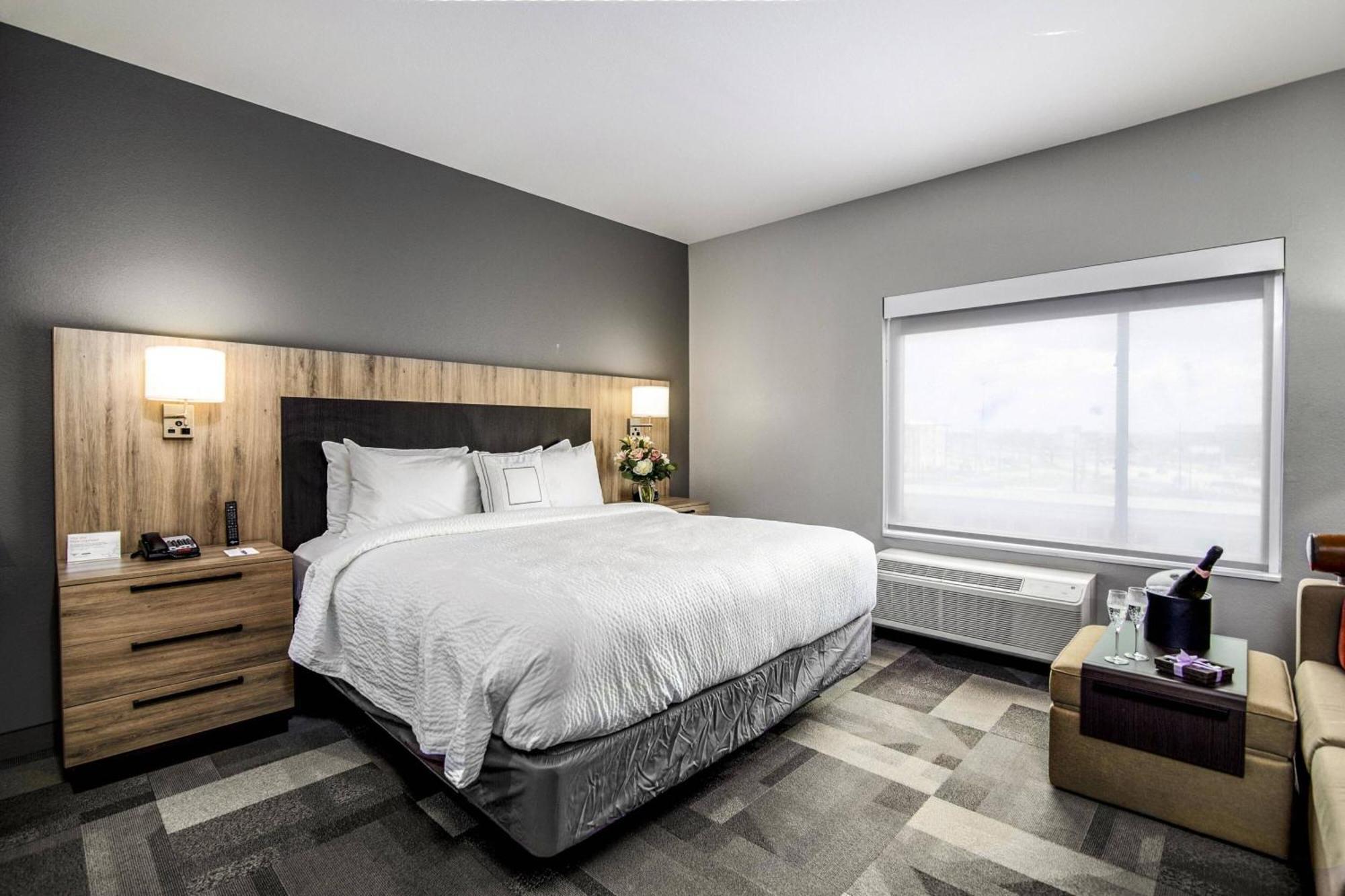 Towneplace Suites By Marriott Houston Hobby Airport Bagian luar foto