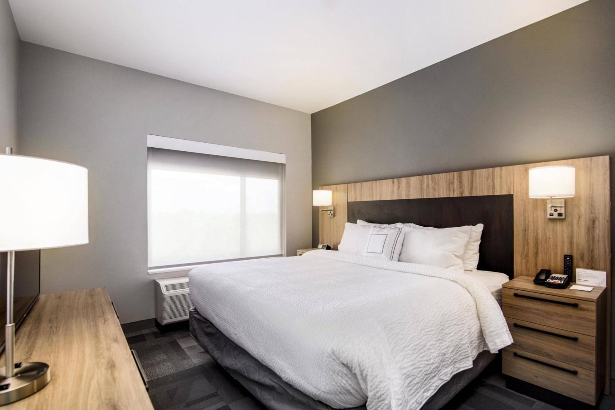 Towneplace Suites By Marriott Houston Hobby Airport Bagian luar foto